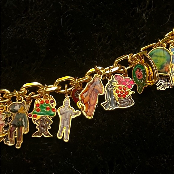 WIZARD OF OZ 34 Character Charm Bracelet by BRADFORD EXCHANGE NIB - Picture 7 of 15